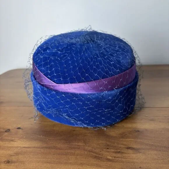 VTG 50s Pillbox Millinary Veiled Netting Hat Headpiece Blue Velvet Mod - Picture 2 of 12